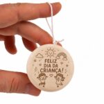 Ioiô de Madeira Personalizado a Laser – "Feliz Dia da Criança"
